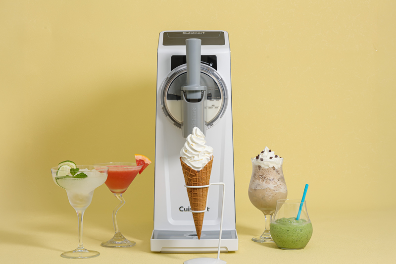 【新製品情報】「おうちでソフトクリーム」の夢が叶う！「フローズンドリンク＆ソフトクリームメーカー」2026年7月上旬発売